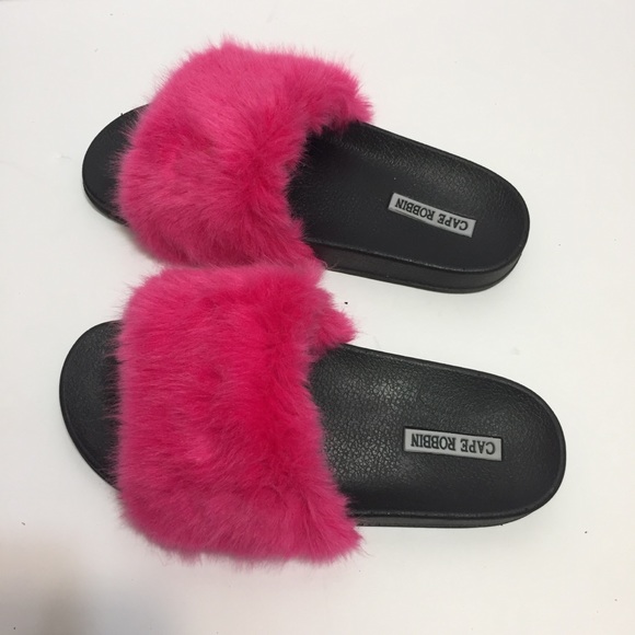 Cape Robbin Hot Pink Furry Slip On Sandals. 8 - Picture 3 of 6
